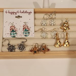 4 FOR $15 EUC NWT AND NWOT LOT OF 6 PAIRS CHRISTMAS EARRINGS AND ONE PIN
